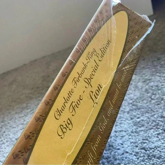 Lion Special Edition 1500 Piece Puzzle Big Five Series by Charlotte Firbank King - Picture 4 of 11